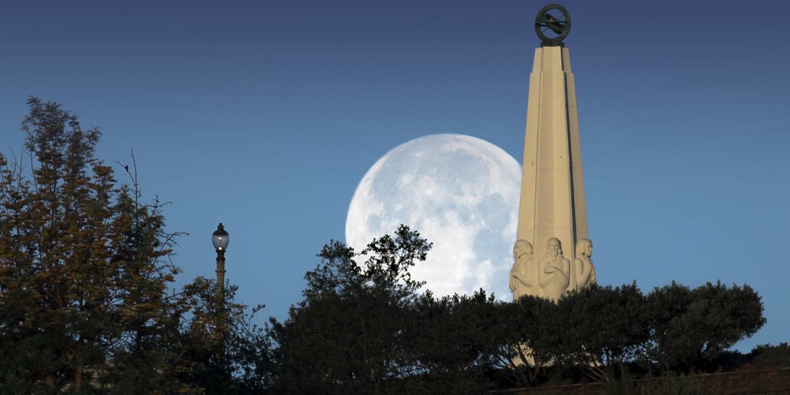 The moonset behind the Astronomer's Monument.
