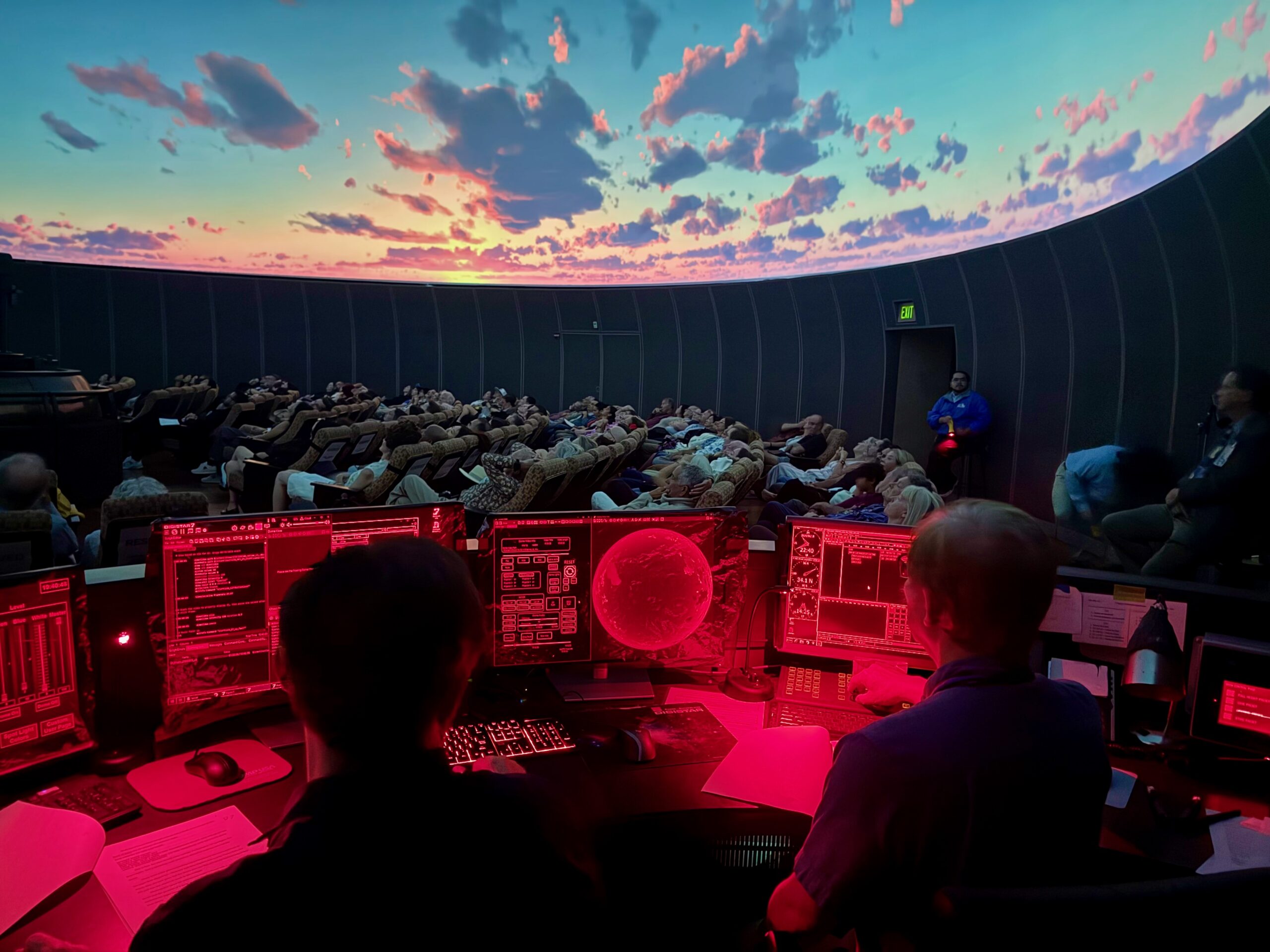 Live presentation in the Samuel Oschin Planetarium